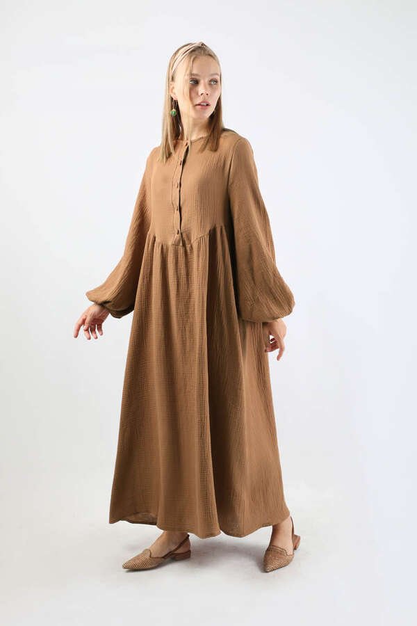 Robası Düğmeli Müslin Elbise Camel