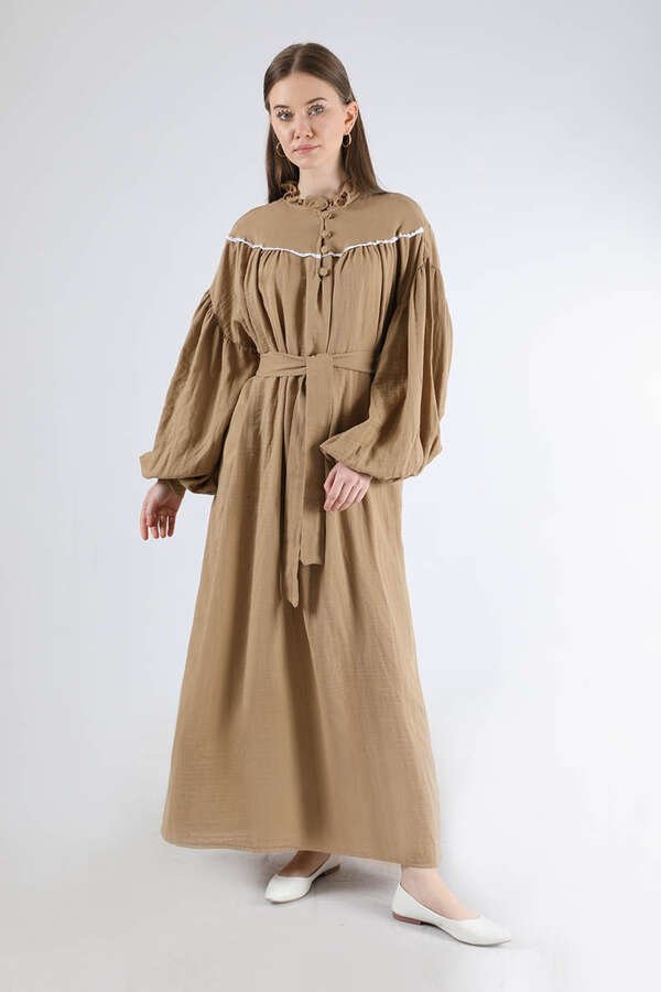 Zulays - Fırfır Yaka Kuşaklı Elbise Camel
