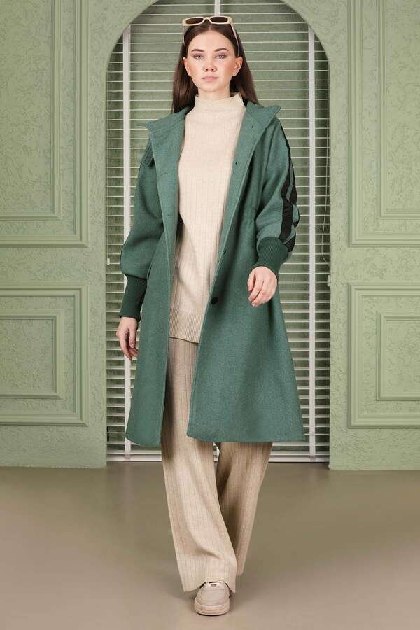 Striped Sleeve Stamp Coat Mint